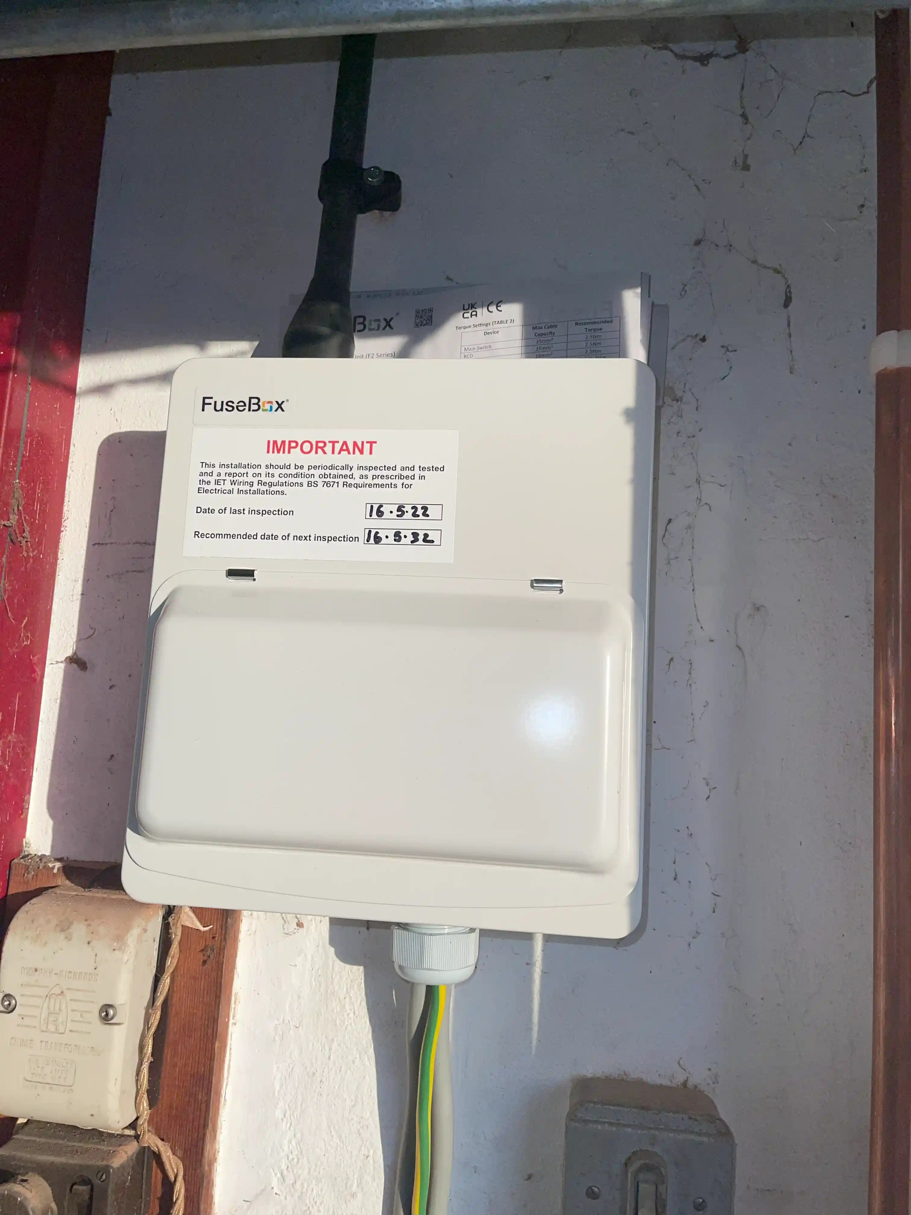 24 Hours Emergency Electrician near East Molesey